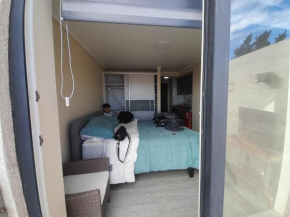 Studio con balcon y bella vista al mar